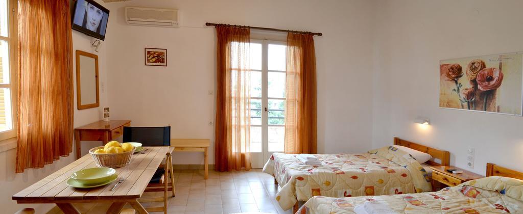 Villa Yiotevi Poros Town Exterior foto